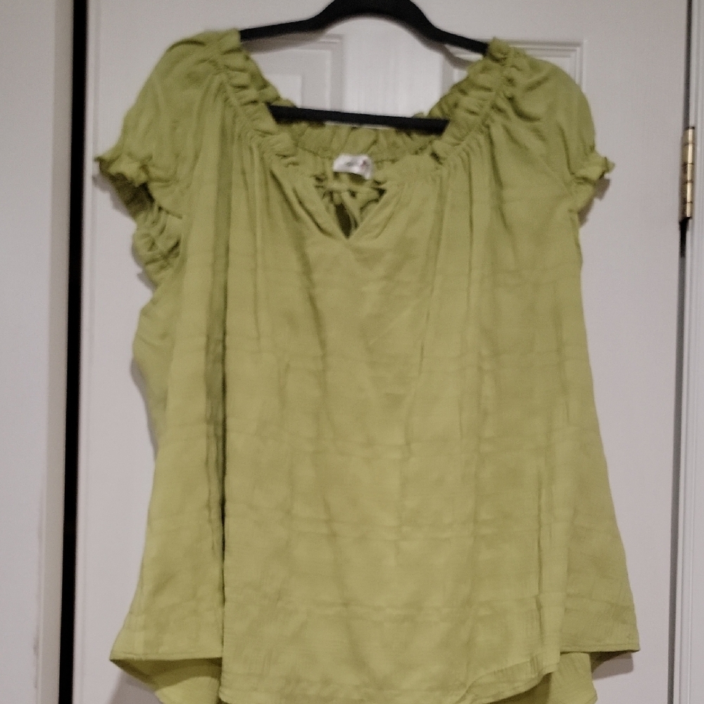 Women's Light Green Short Sleeve Peasant Top